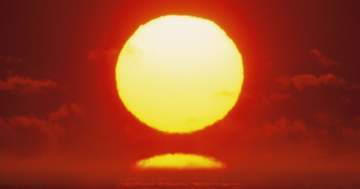 Sun's Magnetic Field To Flip And Reverse Polarity | HuffPost UK Tech