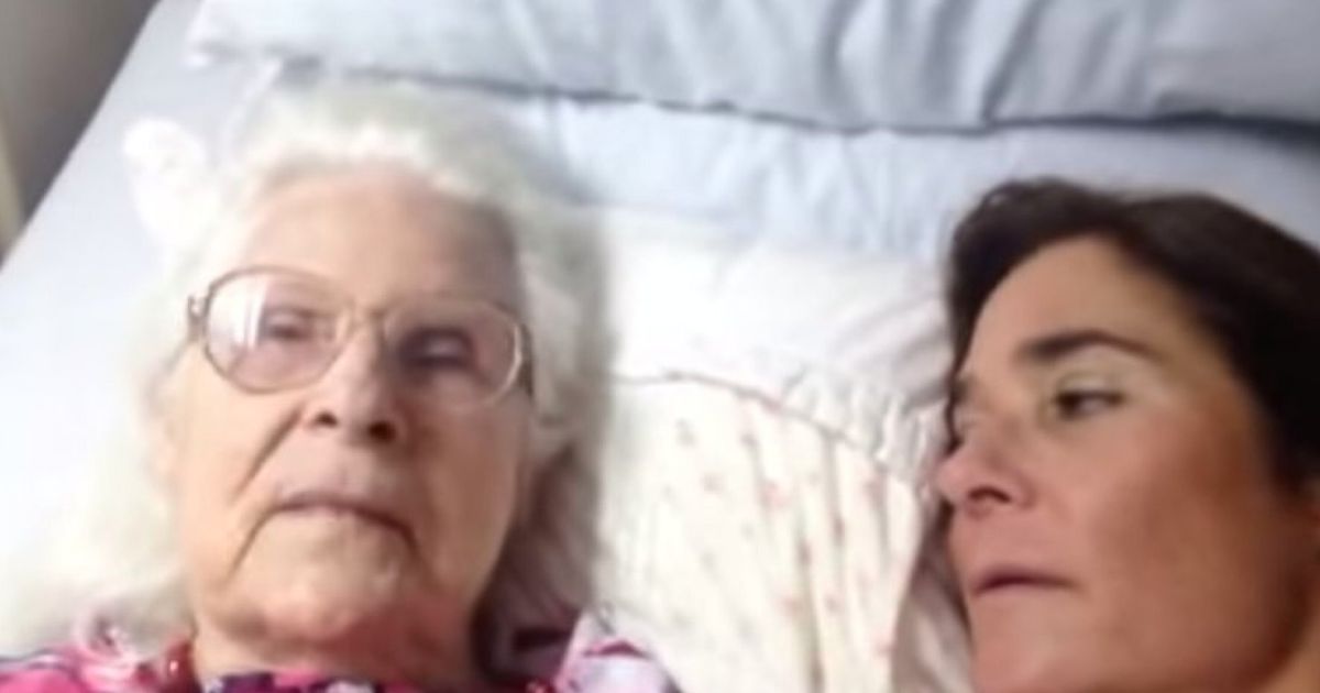 Heartwarming Moment 87 Year Old Woman With Alzheimers Disease Recognises Her Daughter