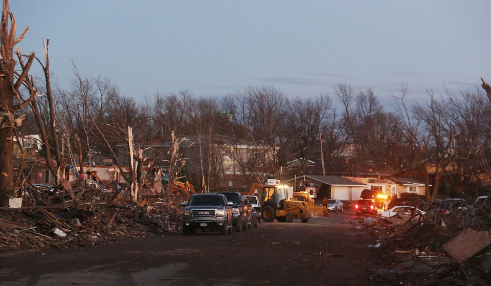 Severe Tornado Outbreak Hits Illinois