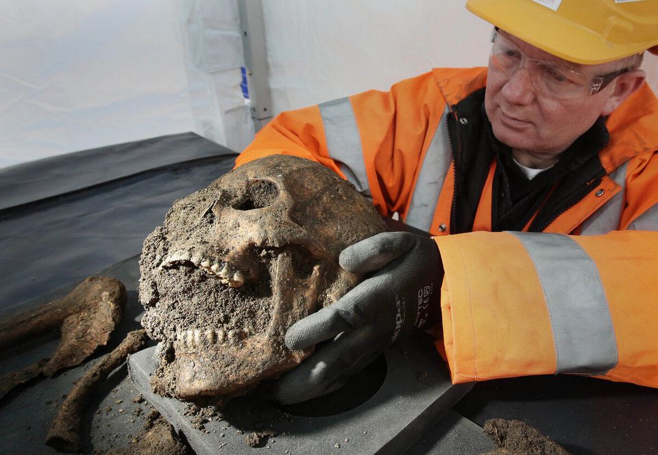 14th century burial ground discovered