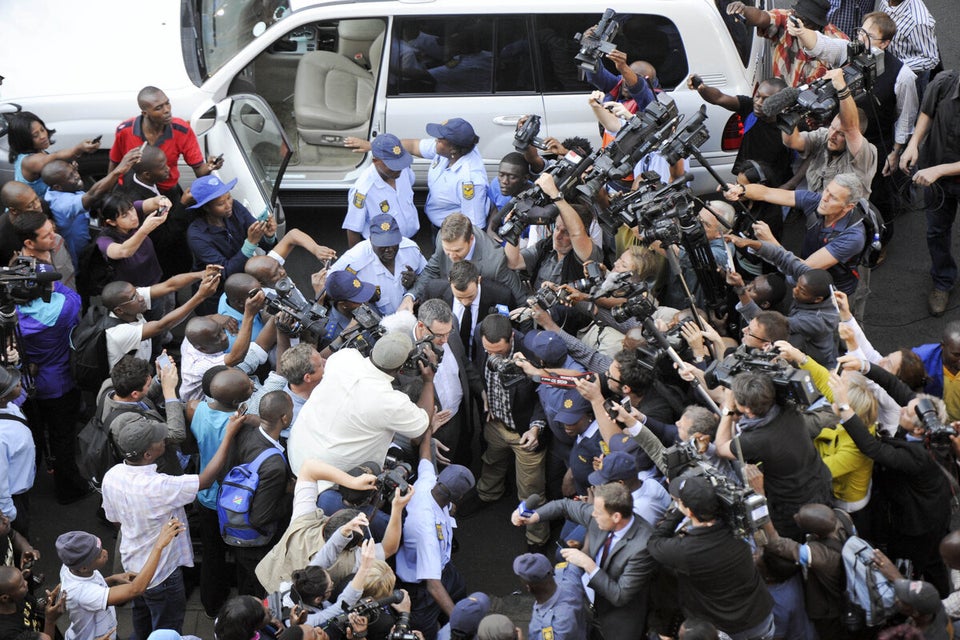 Oscar Pistorius arrives at the Pretoria High Court