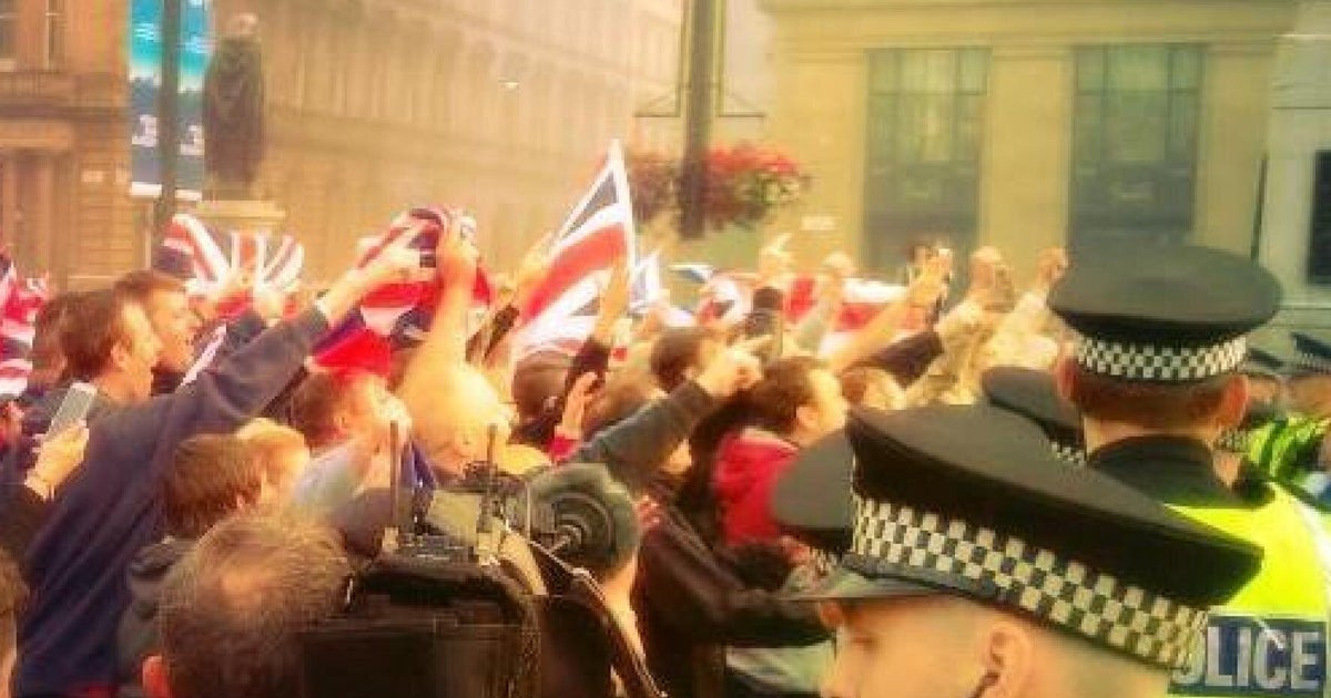 Independence Riots Rival Scottish Independence Rallies Hit Glasgow As Police Look On ...