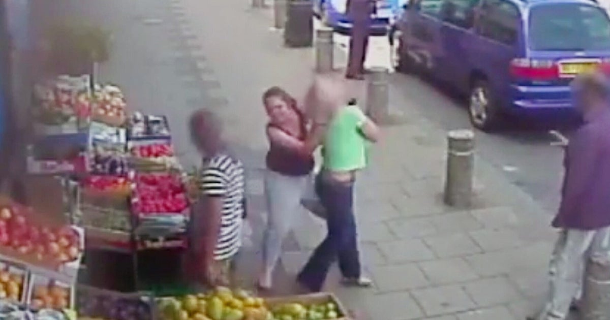 Cctv Footage Captures Brutal Road Rage Attack On Female Motorist Huffpost Uk News 