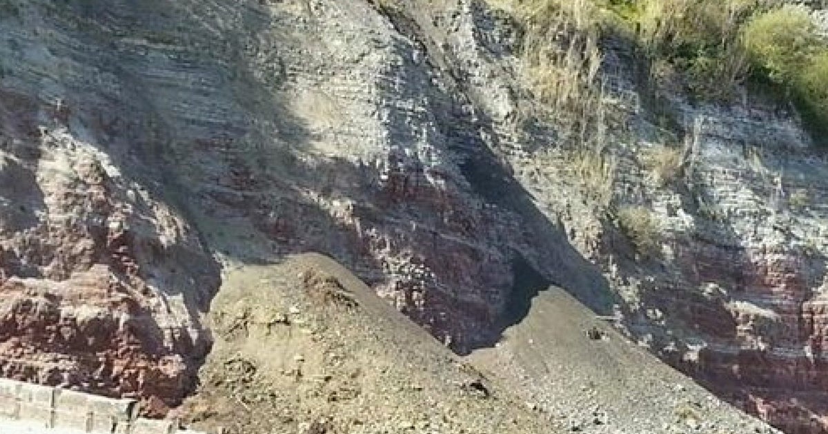 Penarth Landslide Thirty Tonnes Of Cliff Face Falls On To Beach