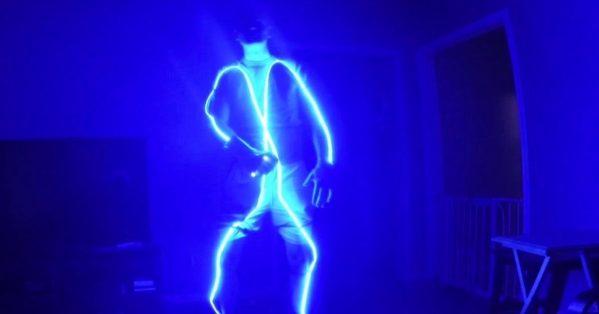 Man Controls LED Rave Suit With A NES Power Glove | HuffPost UK Tech