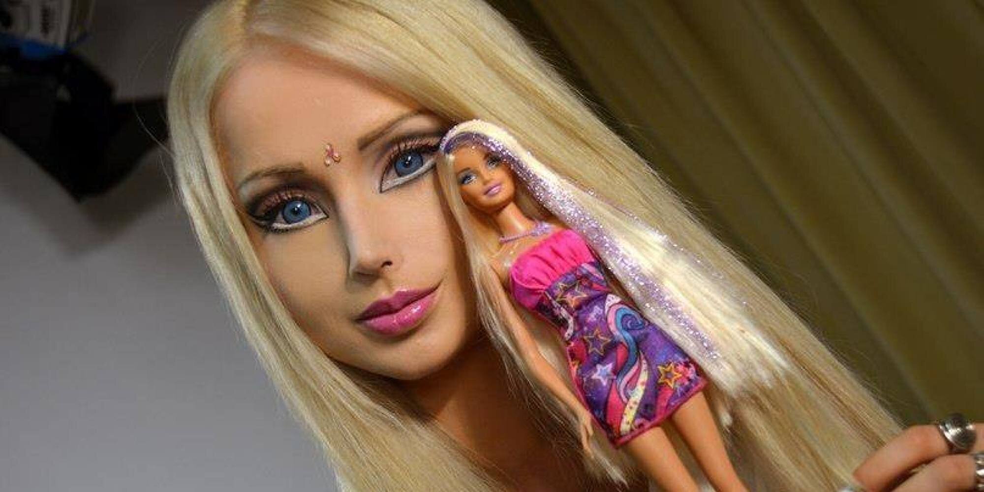 real life barbie no makeup selfie