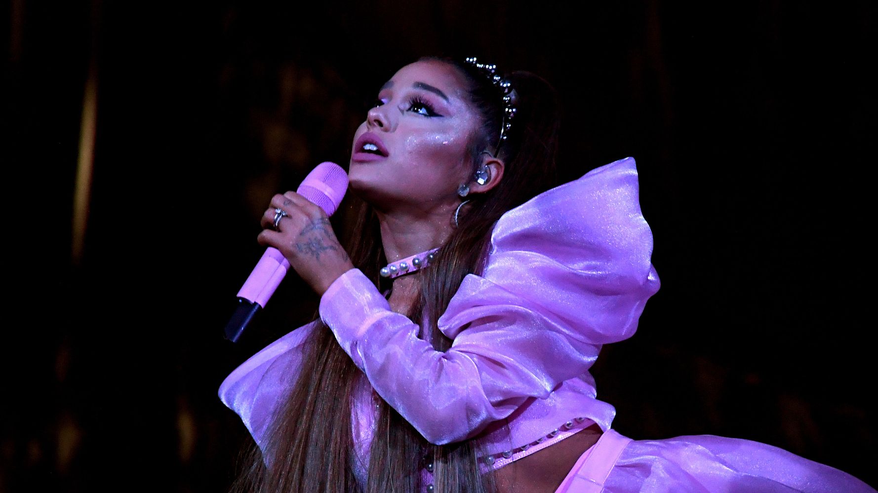 Ariana Grande Breaks Down In Tears Times At In Mac Hometown | HuffPost