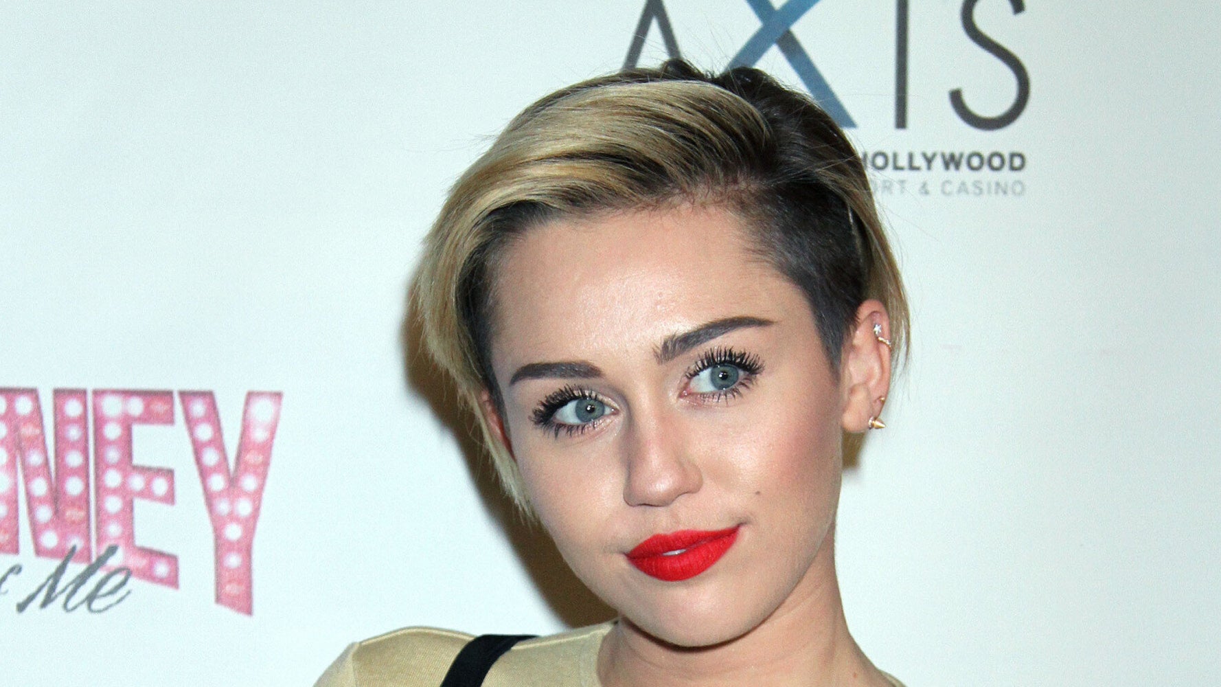 Miley Cyrus Cancels ANOTHER ‘Bangerz' Tour Concert Due To Illness