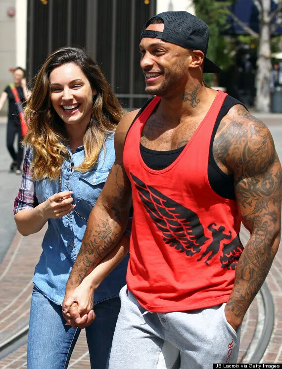 Kelly Brook & David McIntosh -- Boobs vs. Muscles  in Giant
