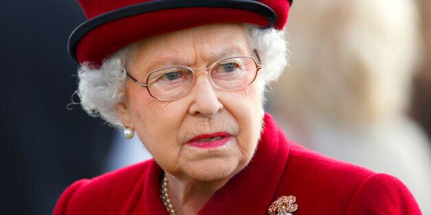 NEWBURY, UNITED KINGDOM - APRIL 11: (EMBARGOED FOR PUBLICATION IN UK NEWSPAPERS UNTIL 48 HOURS AFTER CREATE DATE AND TIME) Queen Elizabeth II attends the Dubai Duty Free Spring Trials Meeting at Newbury Racecourse on April 11, 2014 in Newbury, England. (Photo by Max Mumby/Indigo/Getty Images)