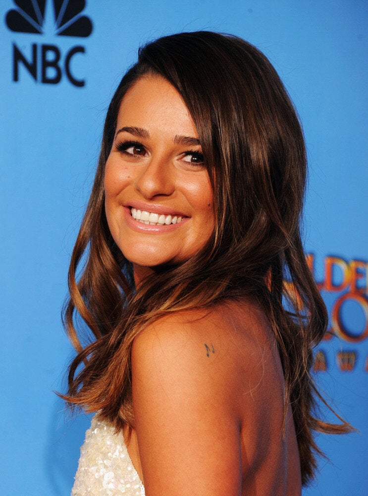 Golden Globes 2013 Lea Michele Overdoes The Fake Tan As She Poses