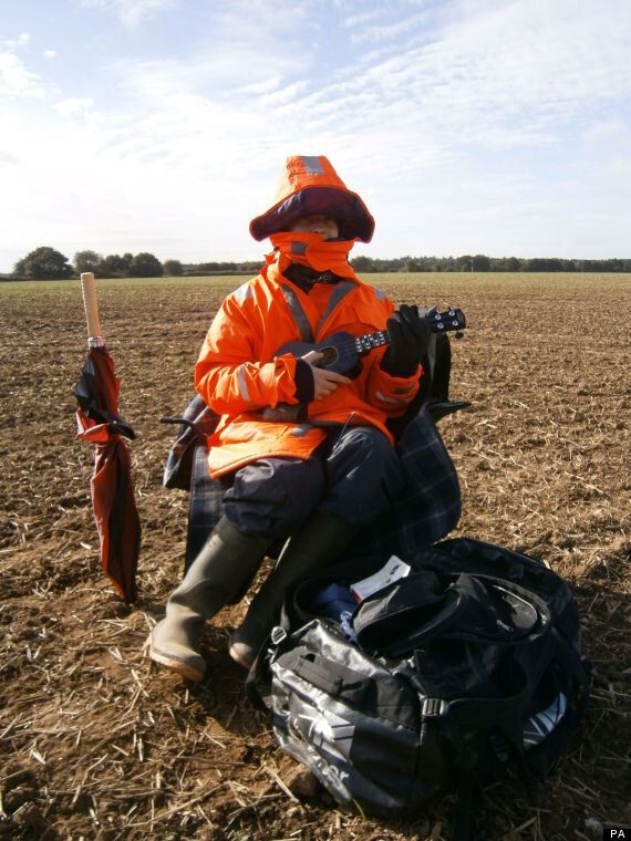 Graduate Jamie Fox Finds Job As Human Scarecrow Near Aylsham, Norfolk |  HuffPost UK