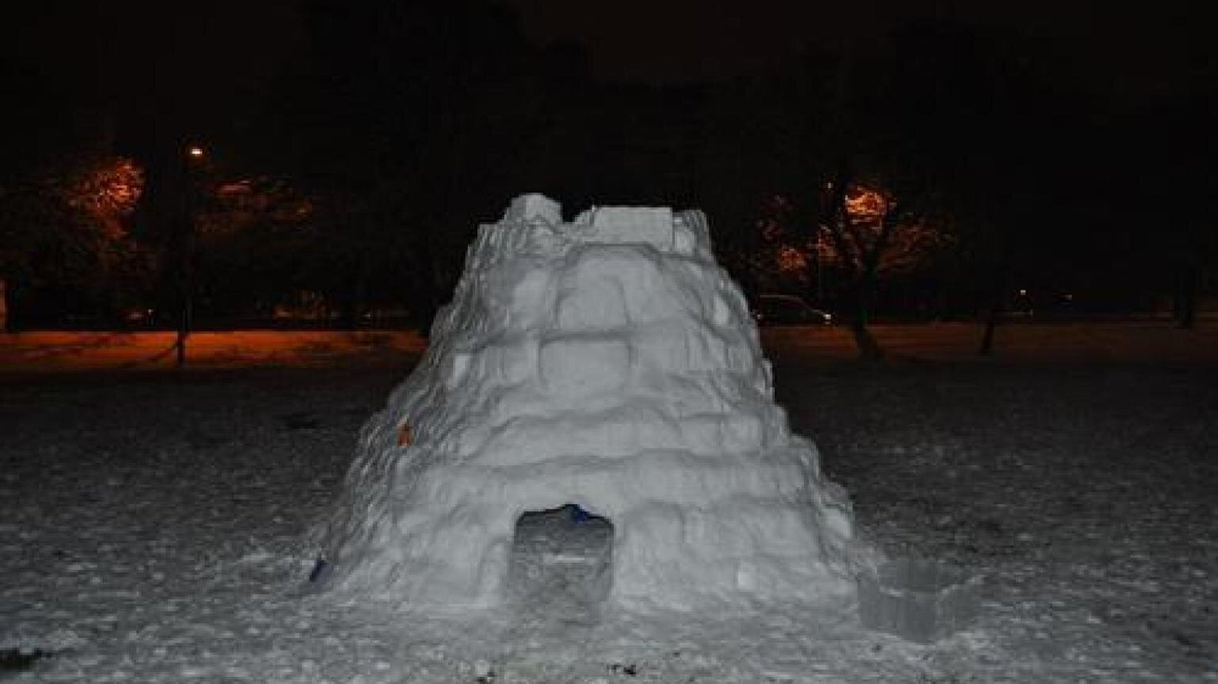 Uk Snow Igloo In Yorkshire Selling For Nearly £600 On E Bay For Charity