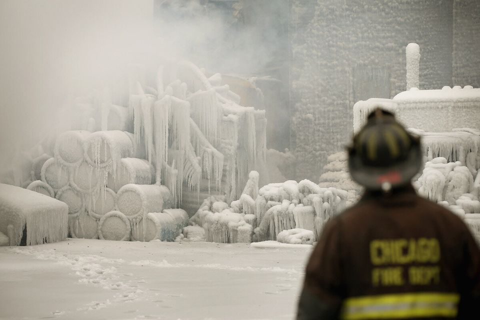 Firefighters Battling Massive Chicago Blaze Hindered By Frigid Temperatures