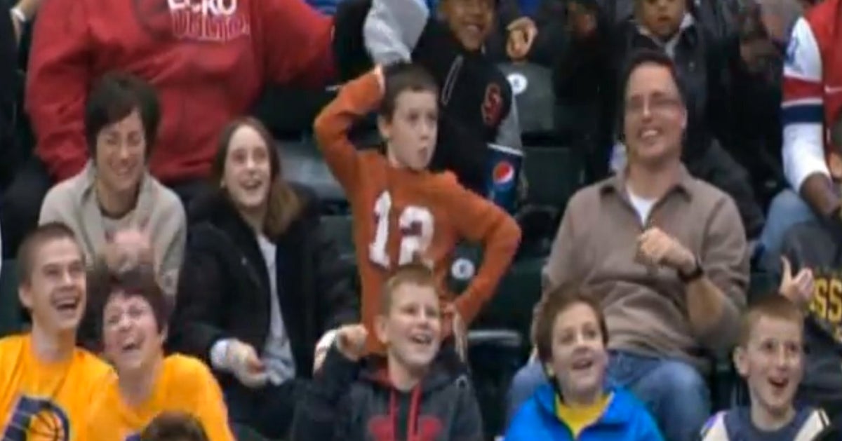 Kid Dances At Basketball Game, Wins The (VIDEO) HuffPost UK Comedy