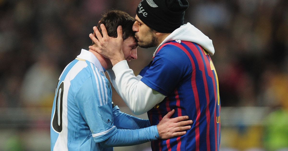 Lionel Messi Gets A Kiss From Fan During Sweden Argentina Pictures Huffpost Uk Sport