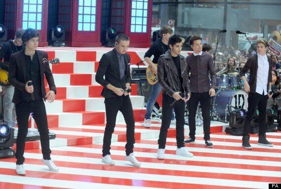 One Direction On The Today Show 1d Ignore The Rain To Perform In