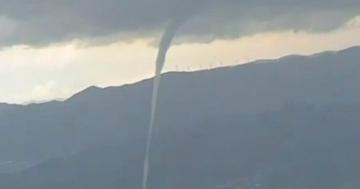 Amazing Rare Twin Tornadoes Footage Captured In Japan (VIDEO ...