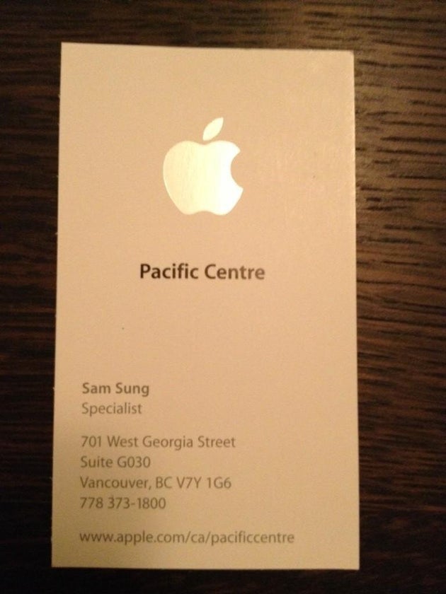 apple-specialist-sam-sung-has-impossibly-awkward-name-photos