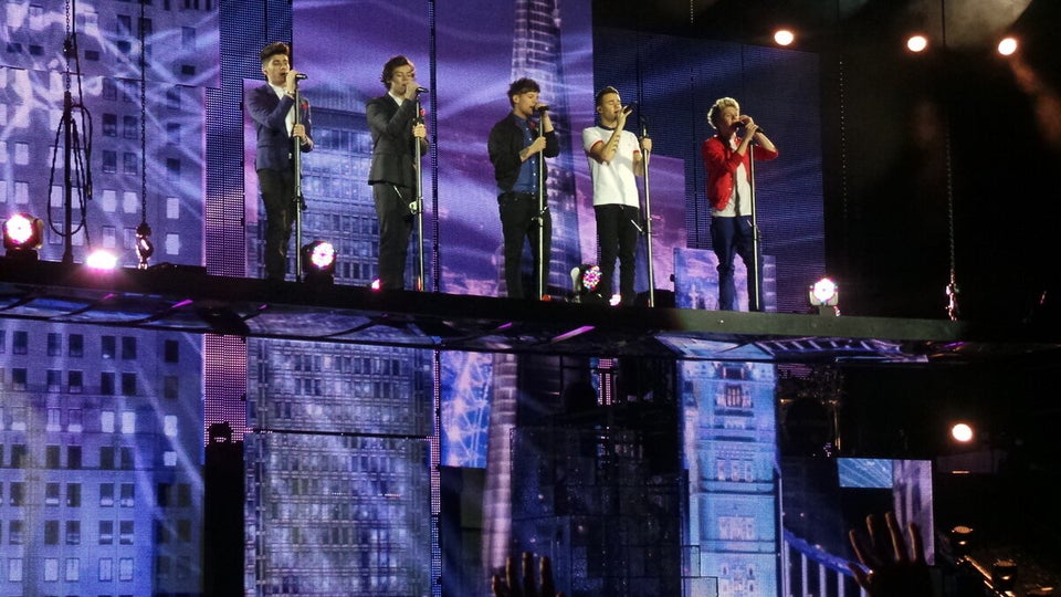 one direction take me home tour stage