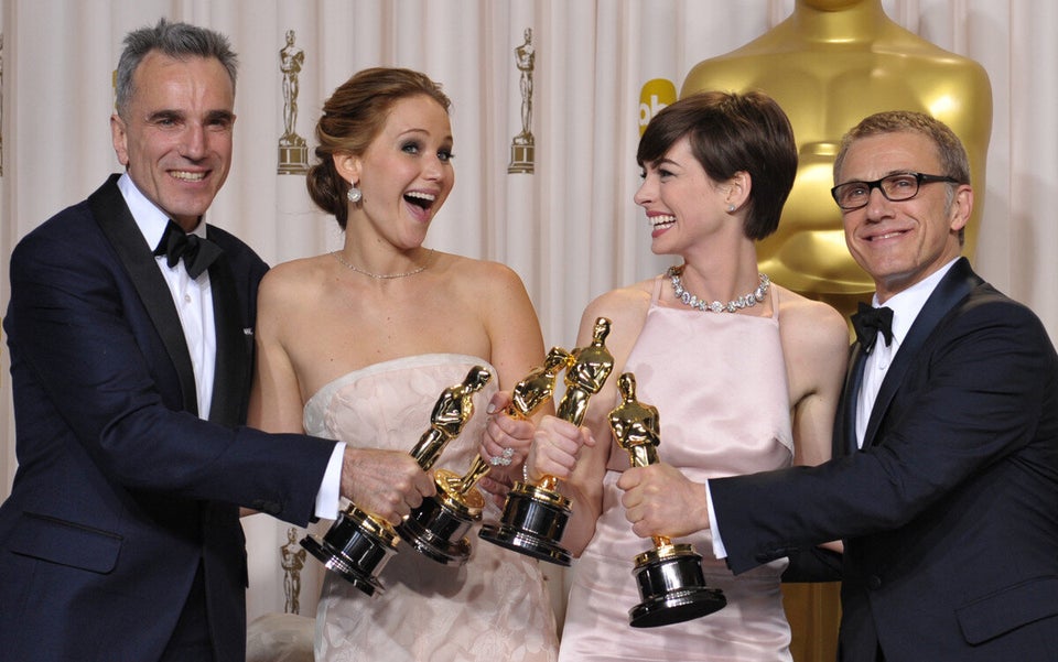 jennifer lawrence oscars 2022 middle finger