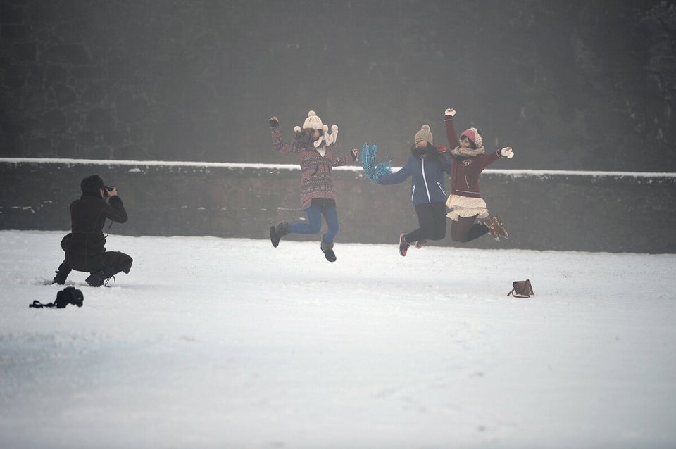 UK Set For Continued Cold Snap As Snow Arrives