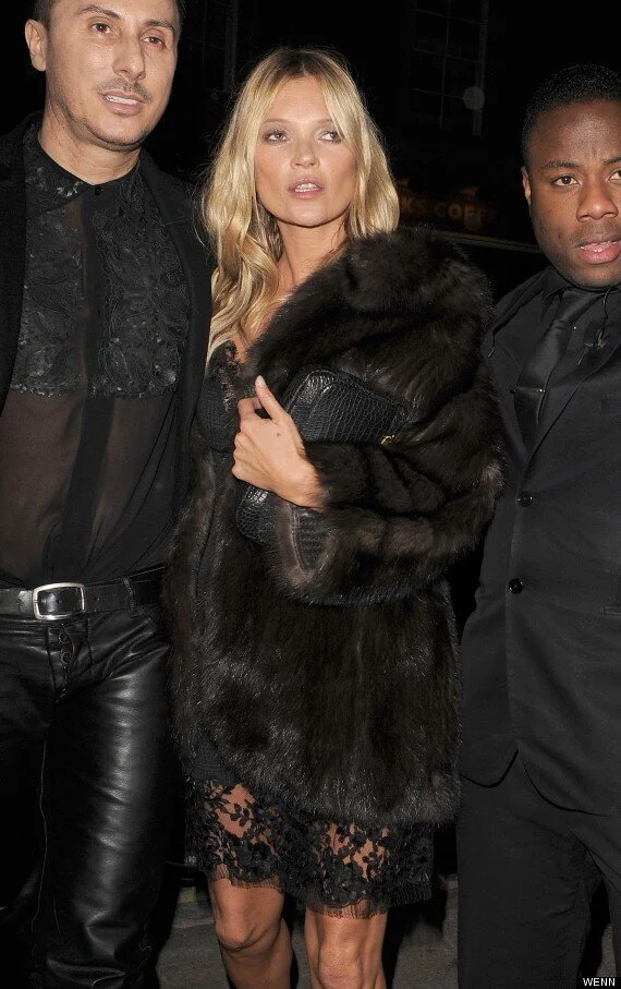 Kate Moss Shows Off Her Knobbly Knees At Beauty Launch Pics Huffpost Uk Entertainment Kate Moss Shows Off Her Knobbly Knees At Beauty Launch Pics Huffpost Uk Entertainment