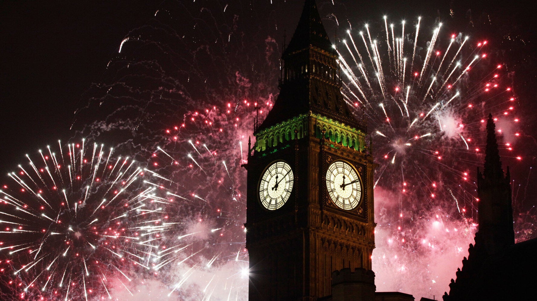 New Year's Eve 2012 Celebrations London Crowns An 'Amazing' Year With