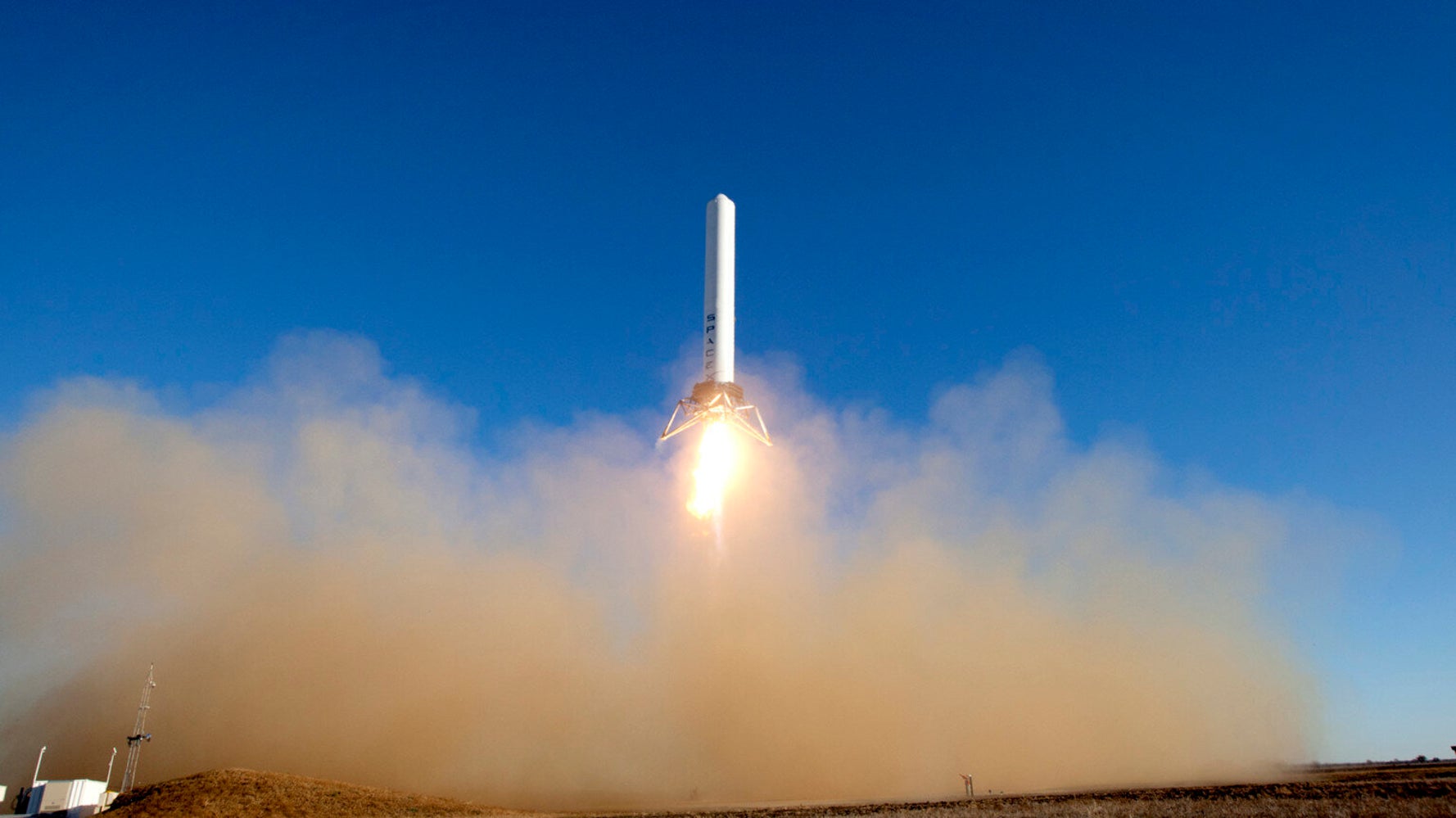SpaceX 'Grasshopper': Hovering Rocket Completes Highest Launch And