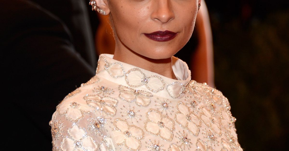 Met Ball 2013 Nicole Richie Looks Unrecognisable As She Dyes Hair Grey Pictures Huffpost Uk