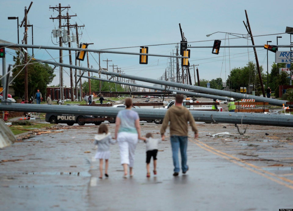 Moore Tornado 2013 12 Pictures That Define The Oklahoma Destruction