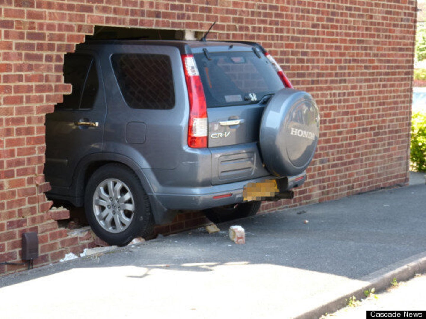 Car Crashes Through Living Room Wall (PICTURES) | HuffPost UK News