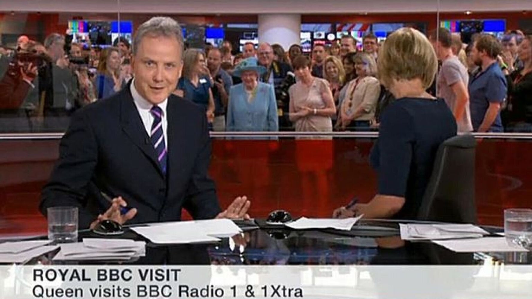 Queen Photobombs Newsreaders Best Viral Memes HuffPost UK News