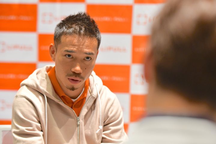 ハフポスト日本版のインタビューに応じるサッカー日本代表DF・長友佑都選手