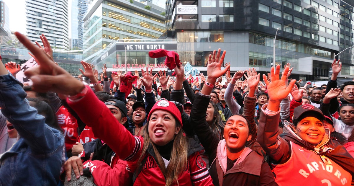 Toronto Fans Braved Thunderstorms To Watch Raptors Win Game 6 ...