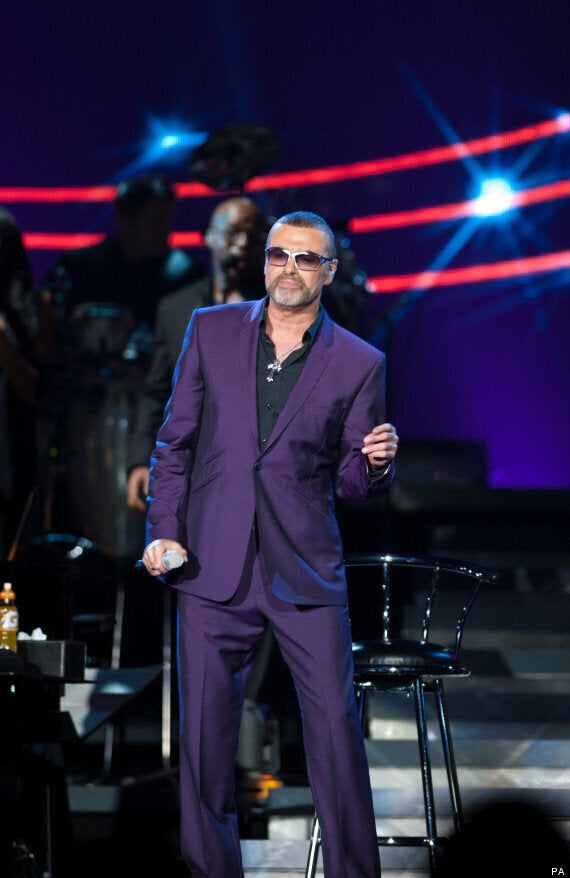 George Michael Performs Live Rendition of Rihanna's 'Russian Roulette