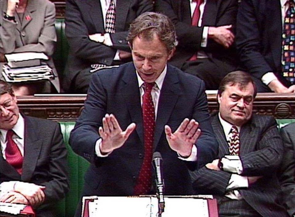 Tony Blair At Leveson Pictures Of The Former Prime Minister Pointing Huffpost Uk Politics