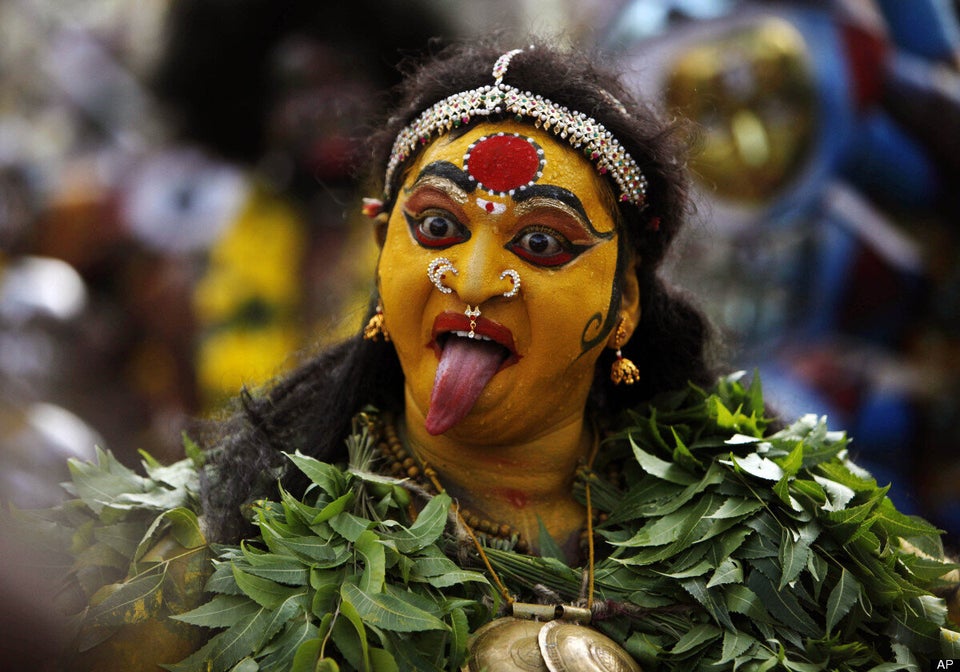 Bonalu Festival, Hindu Worshippers Make Offerings To Goddess Mahakali ...