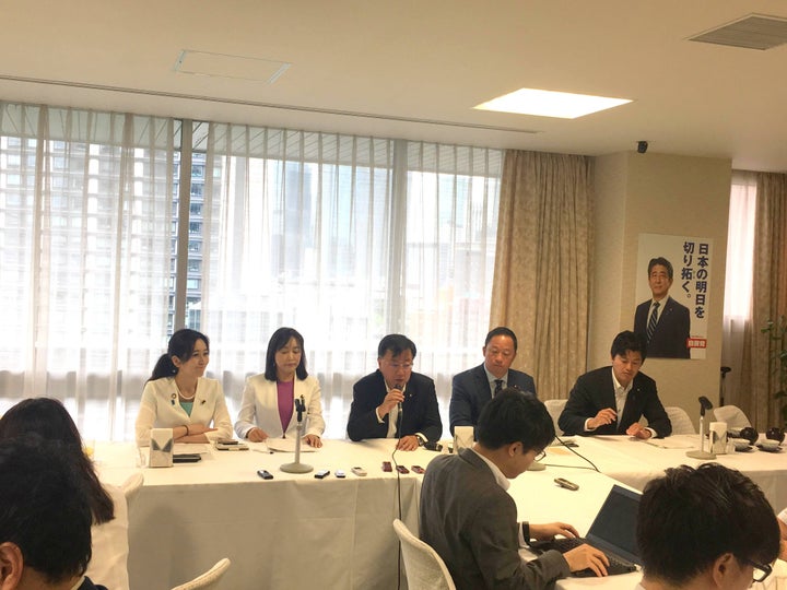 2019年6月5日、男性育休義務化を目指す議連設立総会（自民党本部）。筆者撮影。