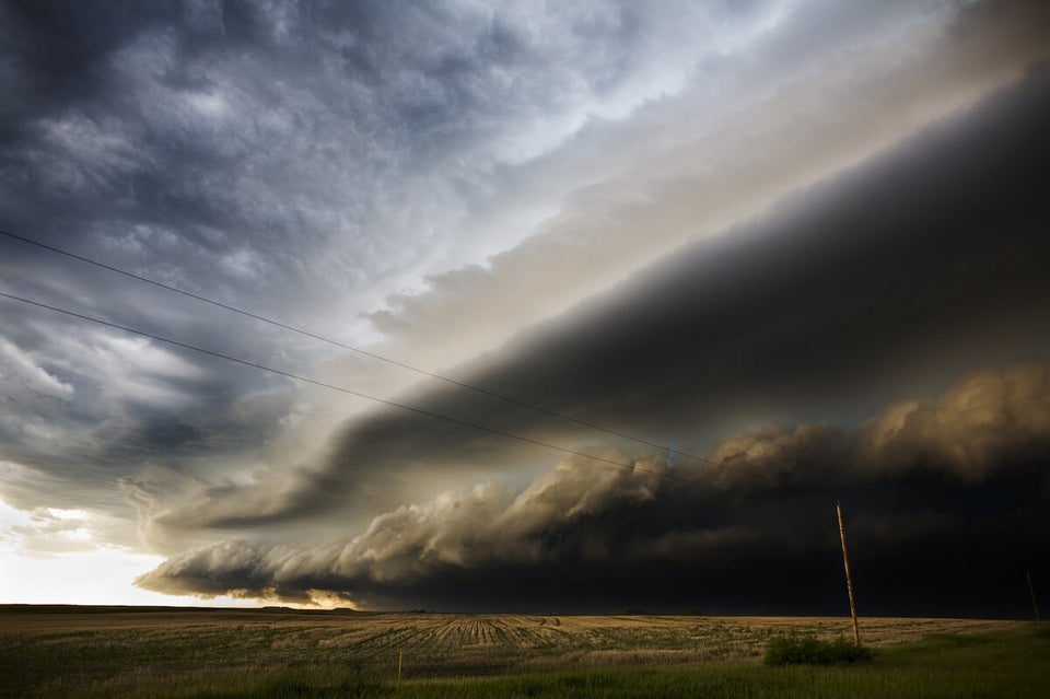 Stunning Images Of Supercell Thunderstorm Rolling Over New Mexico