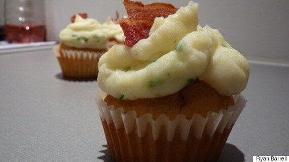 Cornbread cupcakes with mashed potatoes