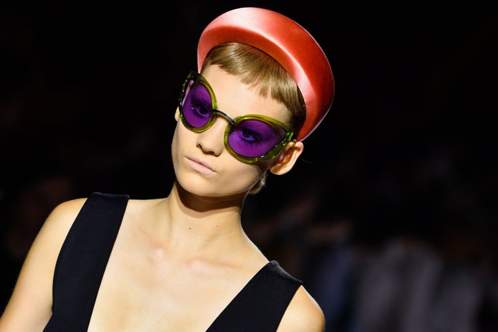 90s Fabric Headband Trend Is Coming Back