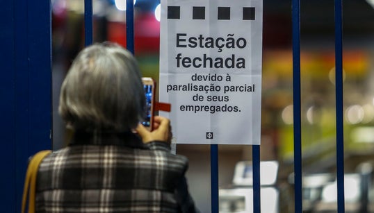 Greve geral atinge cidades pelo País e afeta transporte público em São