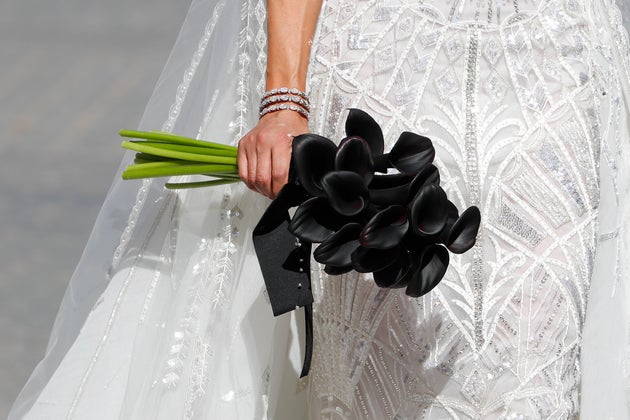 Hay un detalle del 'look' de novia de Pilar Rubio que está dividiendo a sus