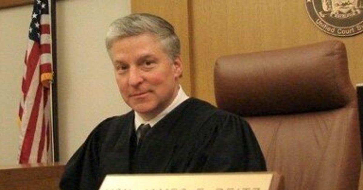 New York Judge Dies After Heart Attack In Courtroom | HuffPost Latest News