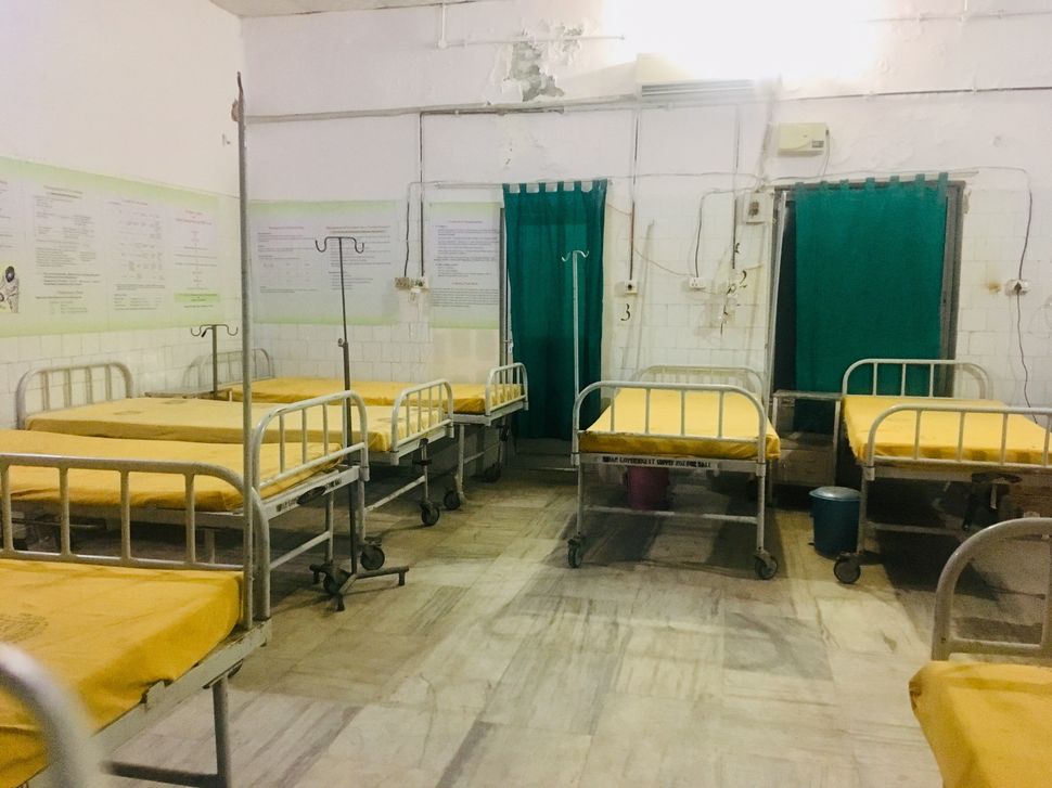 Empty beds at district hospital. This proves that right now Bihar needs trained doctors more than it needs empty hospital buildings.