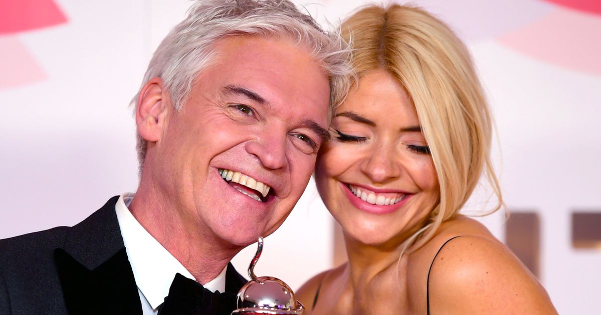 Holly Willoughby And Phillip Schofield Downplay Feud Rumours Huffpost Uk Entertainment 