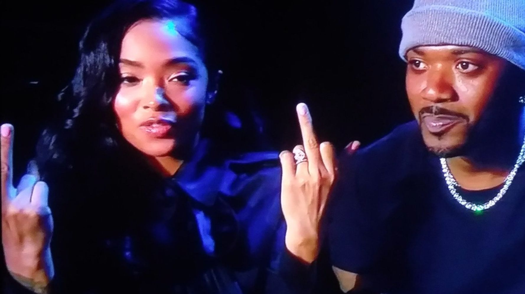 Ray J S Wife Waves Middle Fingers After Sex Tape Joke At Mtv Movie And Tv