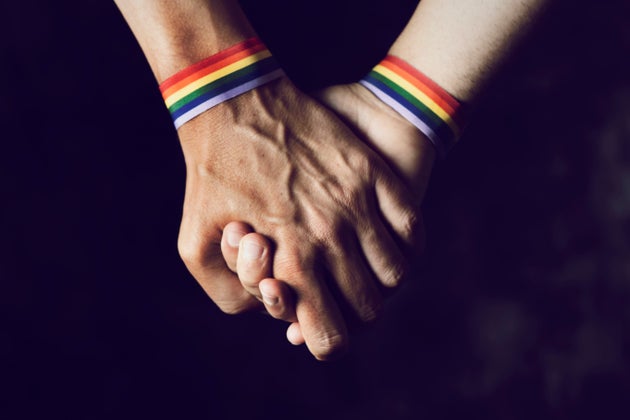 Corte costituzionale: non illegittimo il divieto di procreazione assistita per i gay