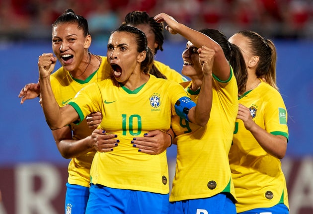 Resultado de imagem para Marta faz história ao marcar 17 gols sendo a maior artilheira das Copas